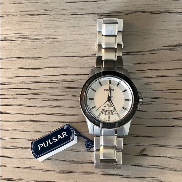NWT Pulsar Watch - Picture 2 of 3